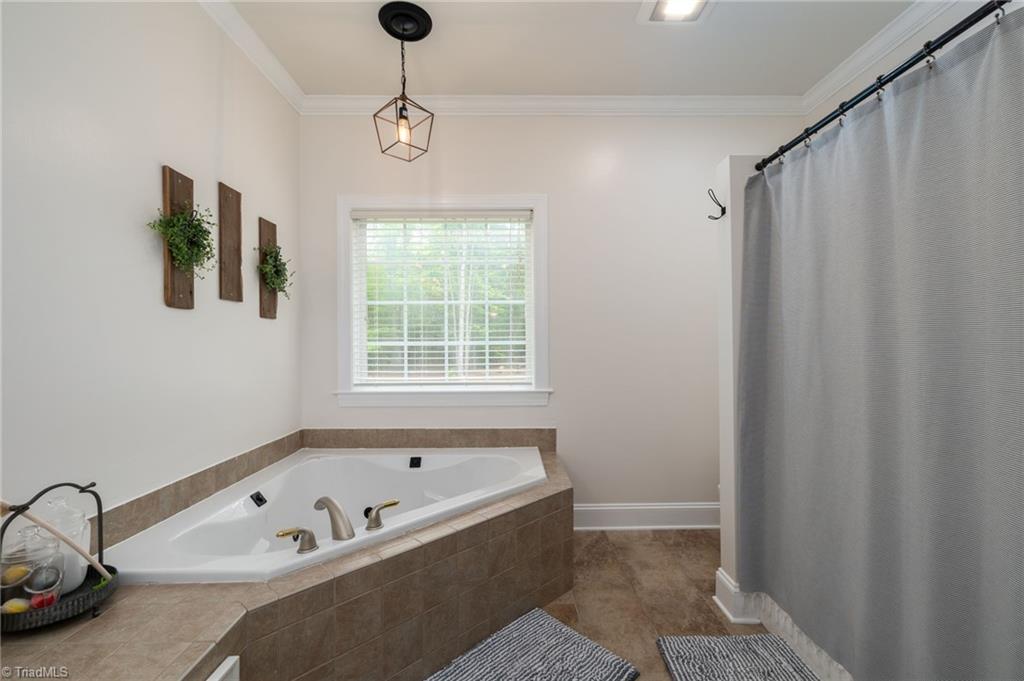 2551 King William Drive