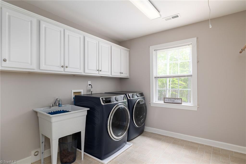 2551 King William Drive