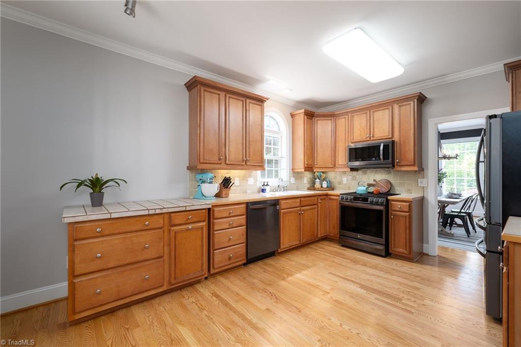 2551 King William Drive