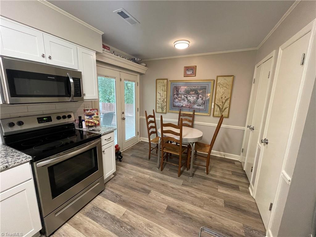 570 Brookside Court