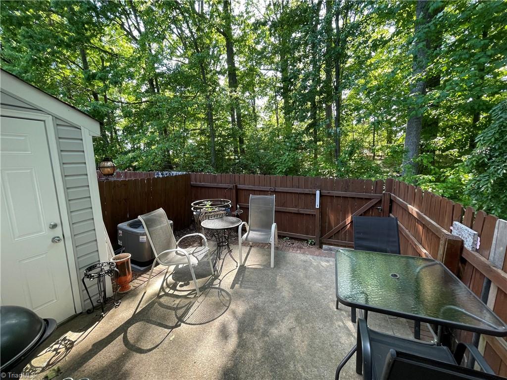 570 Brookside Court