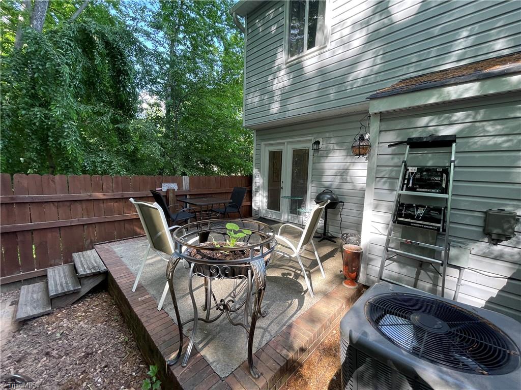 570 Brookside Court