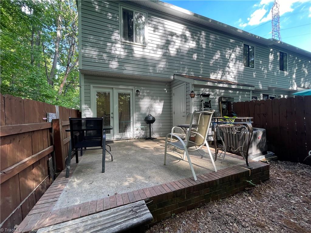 570 Brookside Court