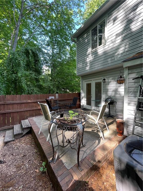 570 Brookside Court