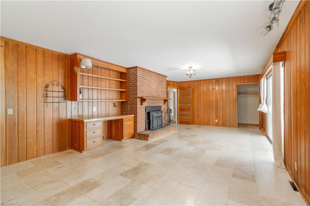 4464 Fernbrook Drive