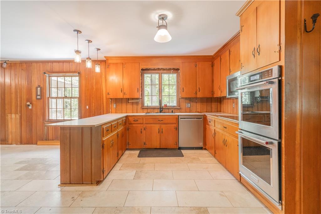 4464 Fernbrook Drive