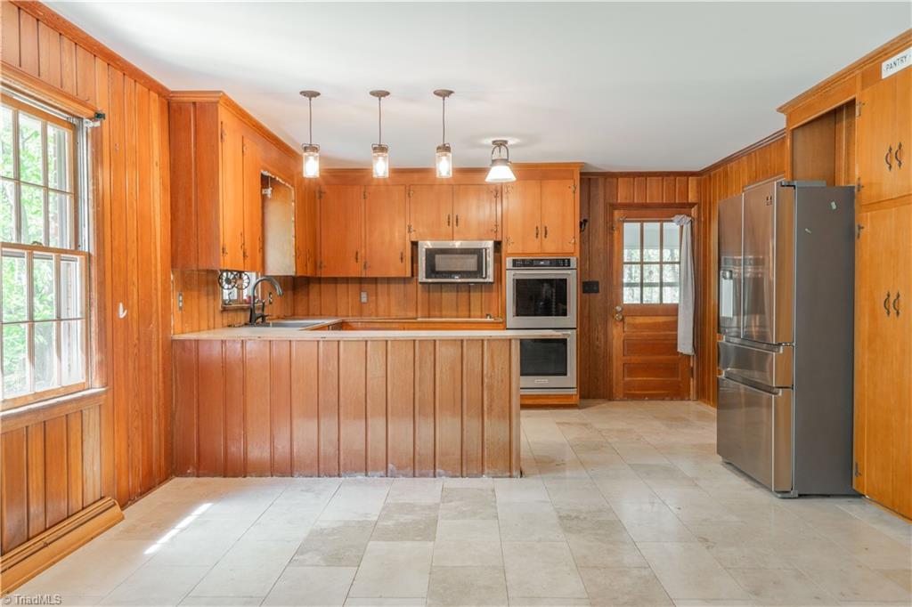 4464 Fernbrook Drive
