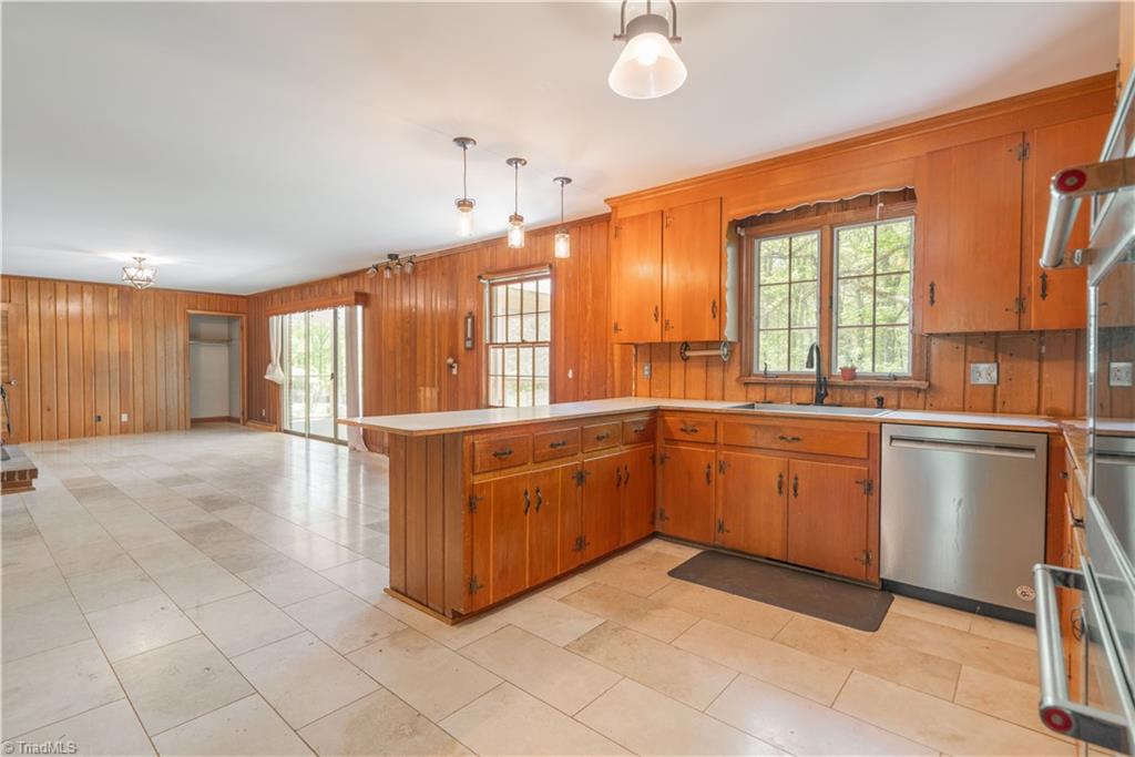 4464 Fernbrook Drive