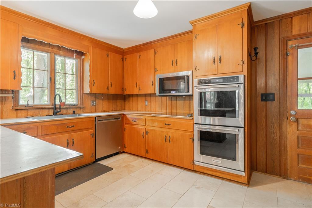 4464 Fernbrook Drive