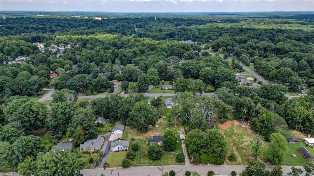 1310 Pinecrest Avenue