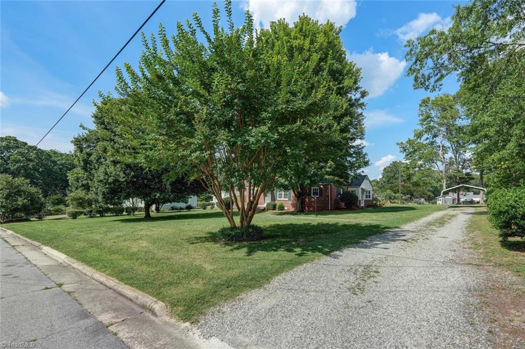 1310 Pinecrest Avenue