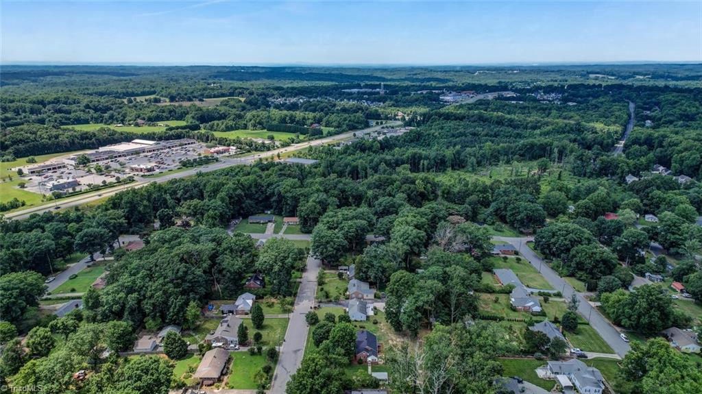 1310 Pinecrest Avenue