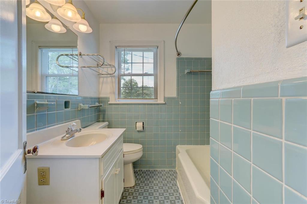 1310 Pinecrest Avenue