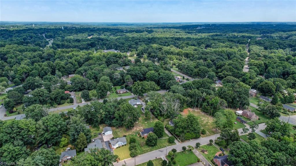 1310 Pinecrest Avenue