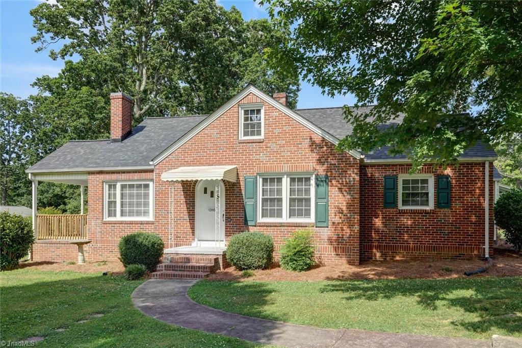 1310 Pinecrest Avenue