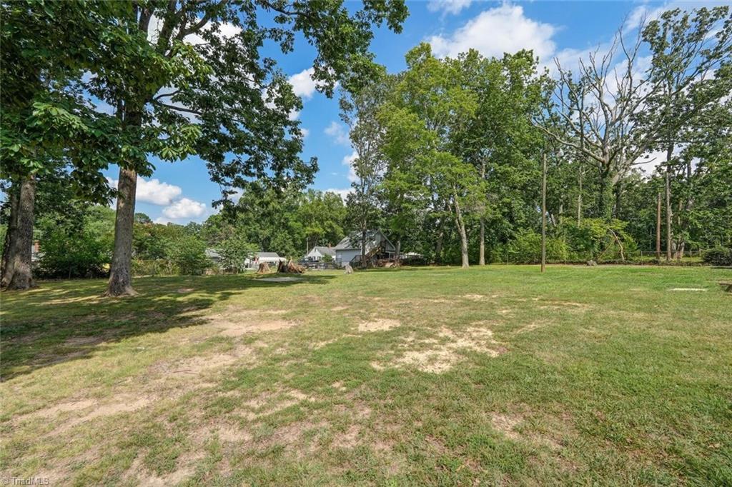 1310 Pinecrest Avenue