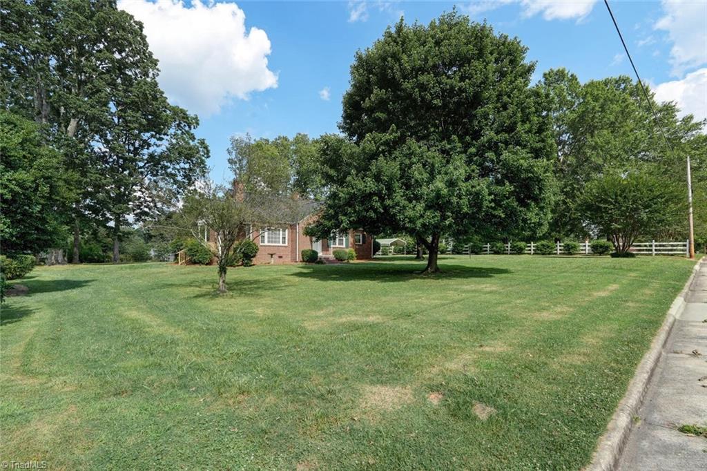 1310 Pinecrest Avenue