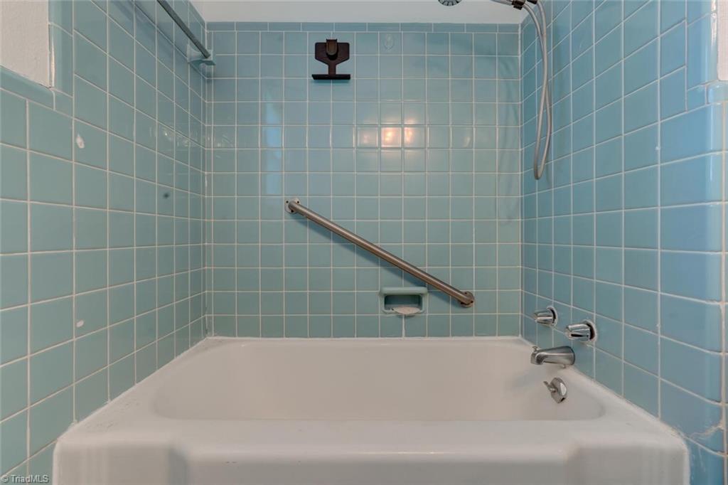 1310 Pinecrest Avenue