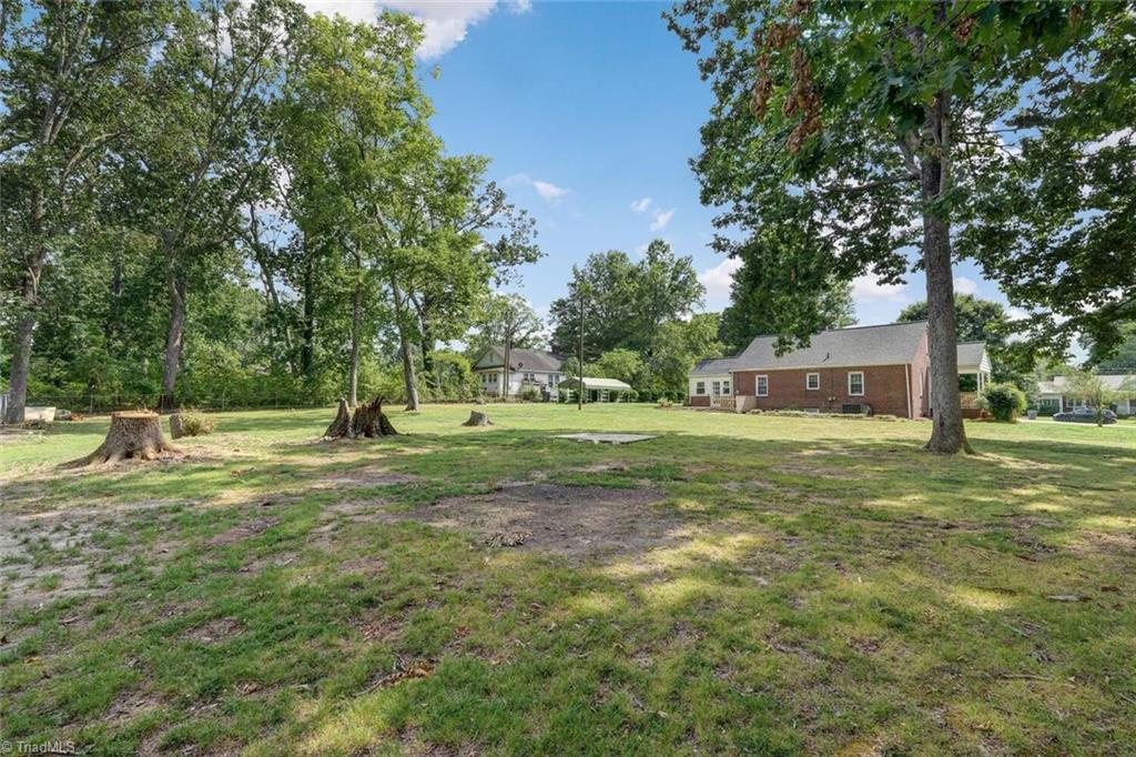 1310 Pinecrest Avenue