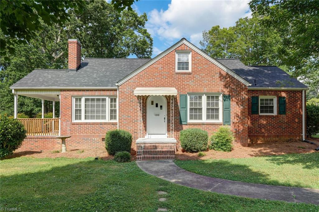 1310 Pinecrest Avenue