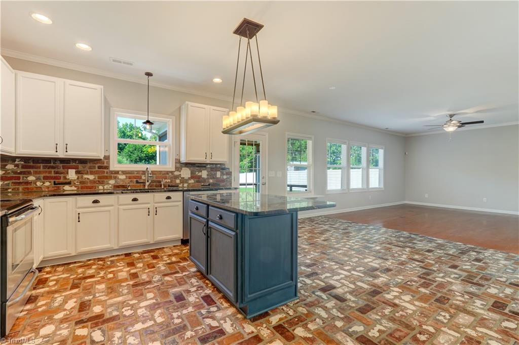 1402 Copper Circle