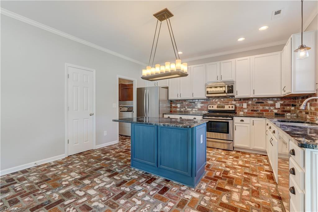 1402 Copper Circle