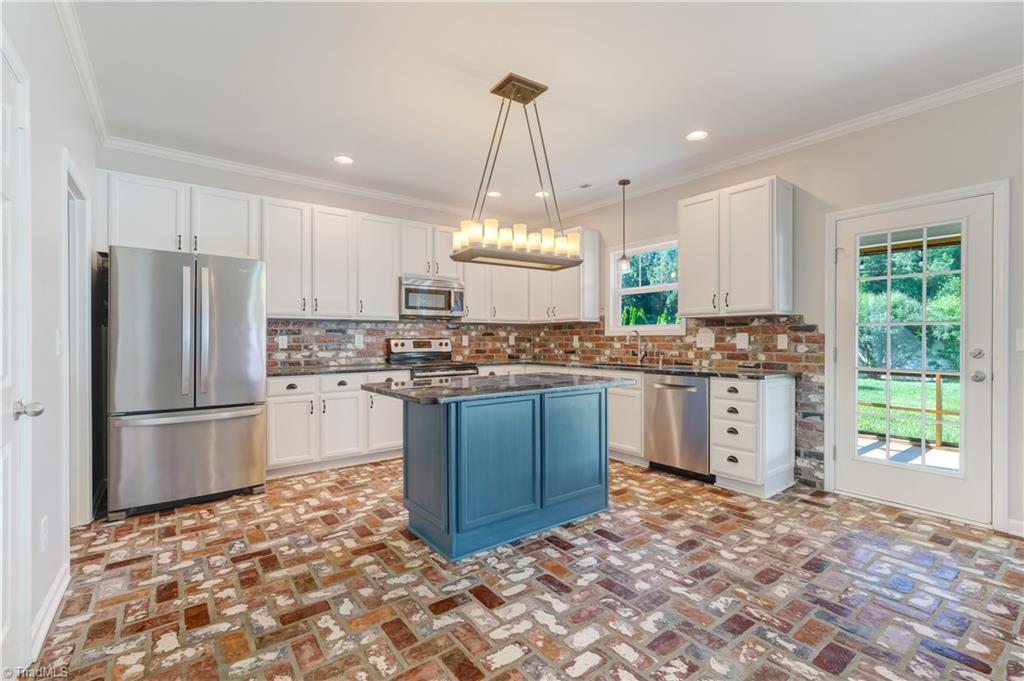 1402 Copper Circle