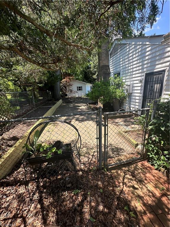2700 Dumfries Road