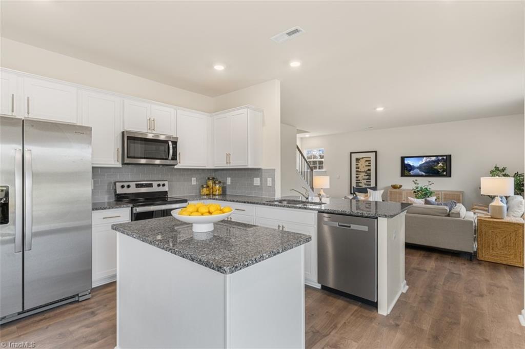 3218 Highlander Point