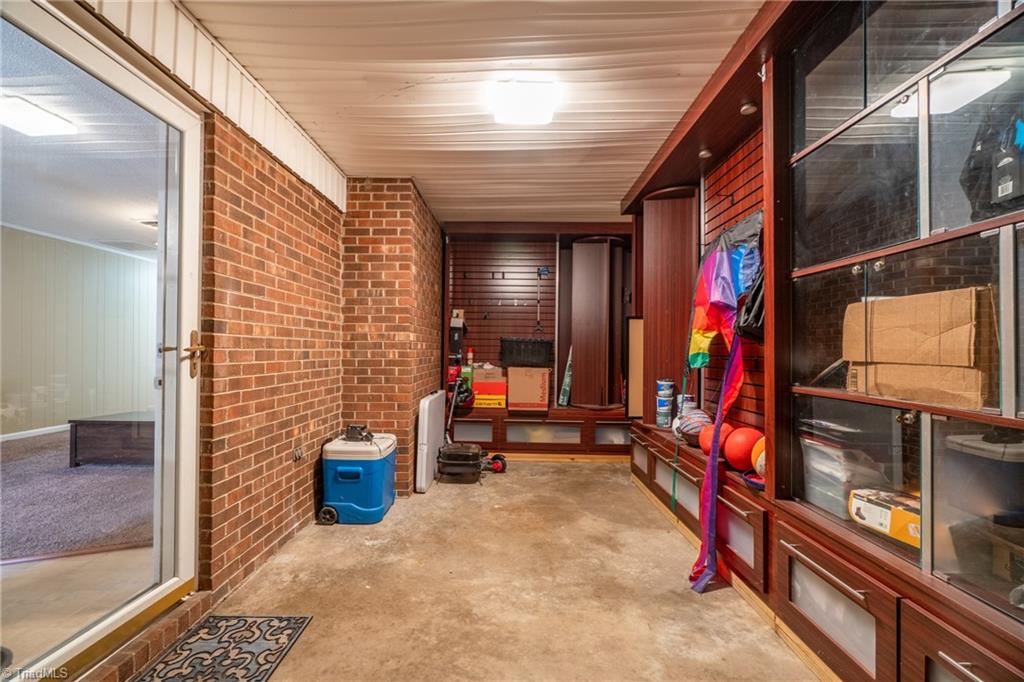 7105 Wincrest Drive