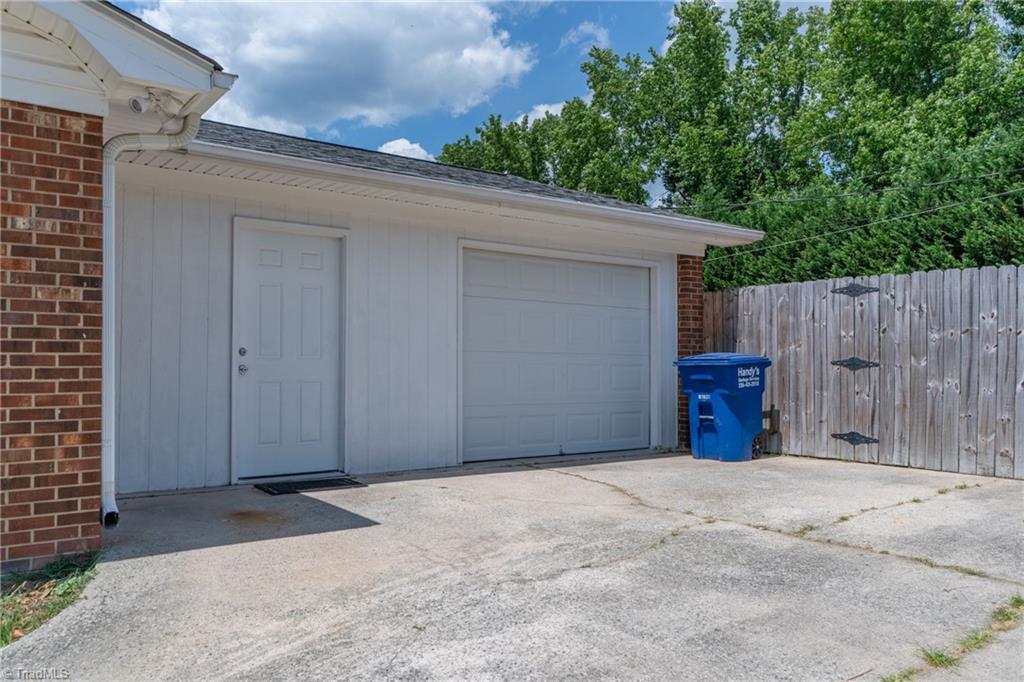 7105 Wincrest Drive