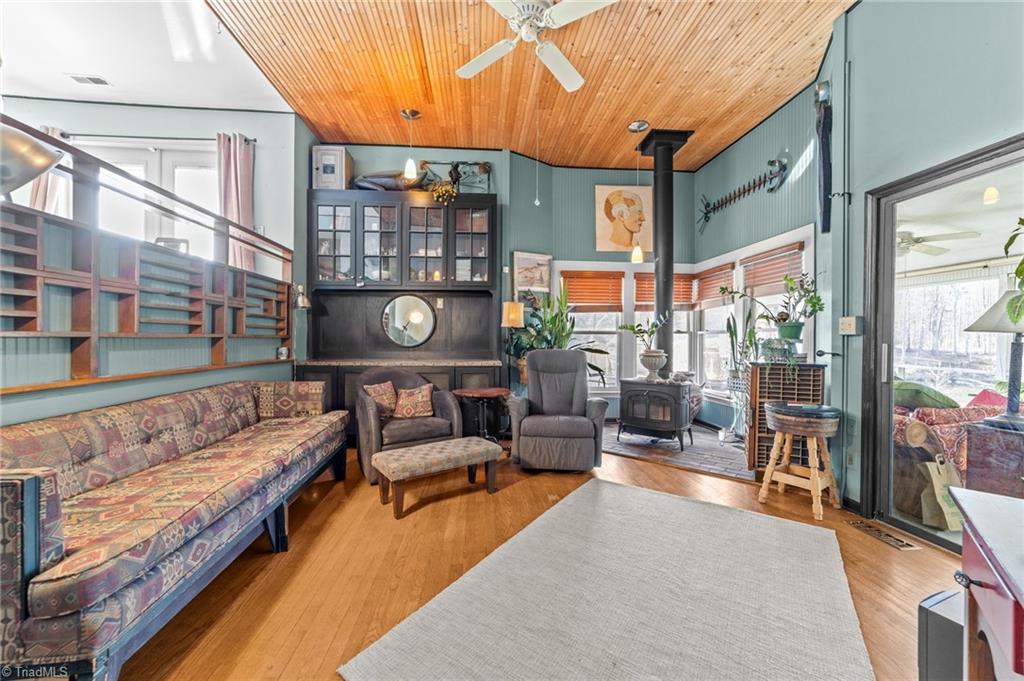 6104 Pintail Court