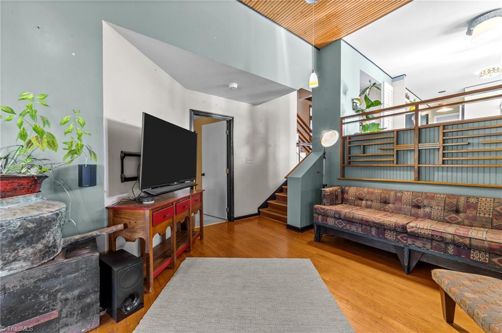 6104 Pintail Court