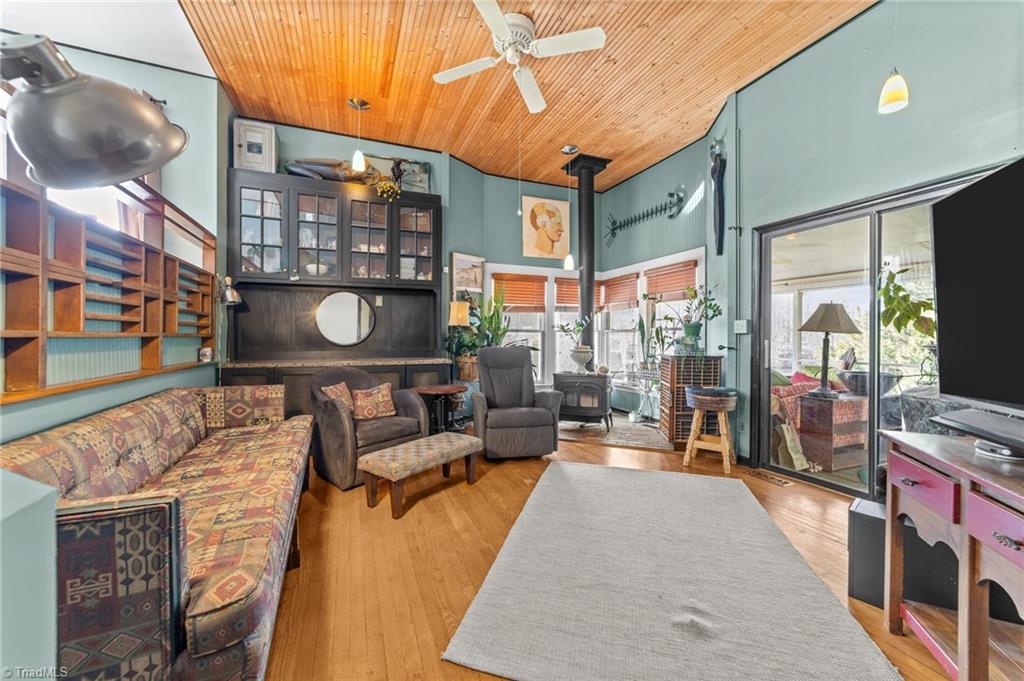 6104 Pintail Court