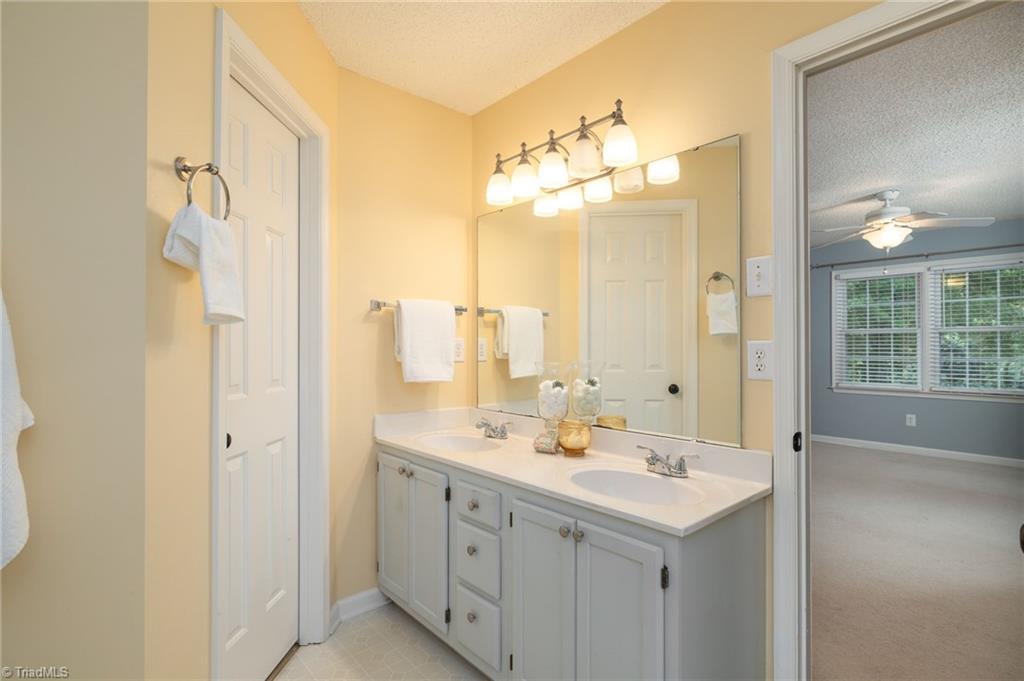 2418 Regents Park Lane