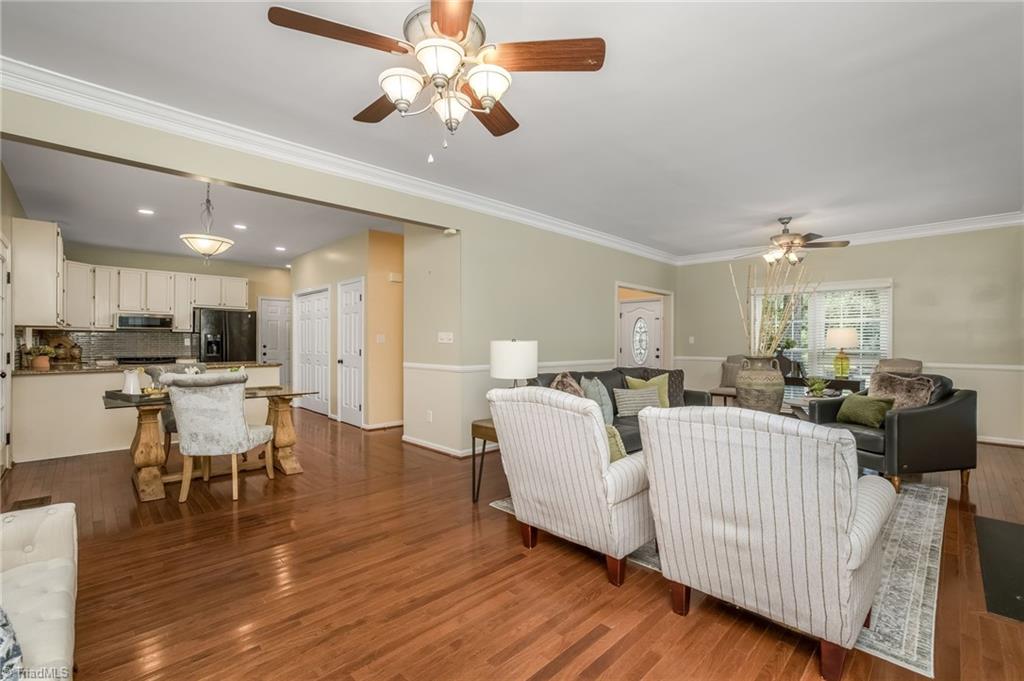 2418 Regents Park Lane