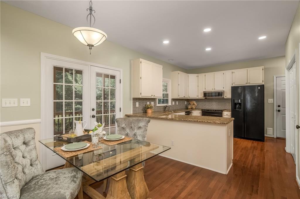 2418 Regents Park Lane