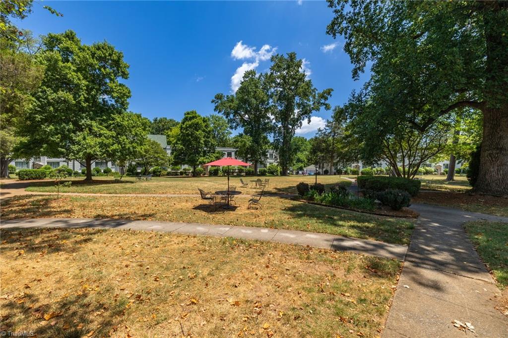 1700 N Elm Street # N5