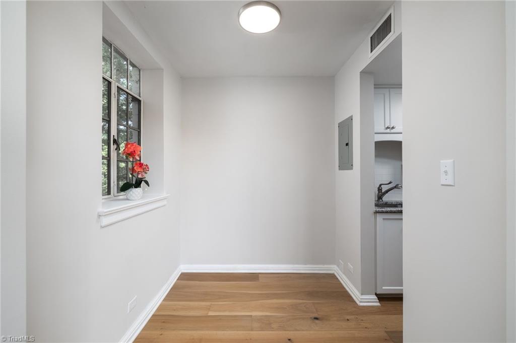 1700 N Elm Street # N5