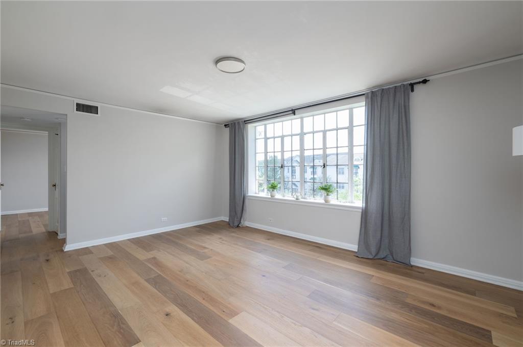 1700 N Elm Street # N5