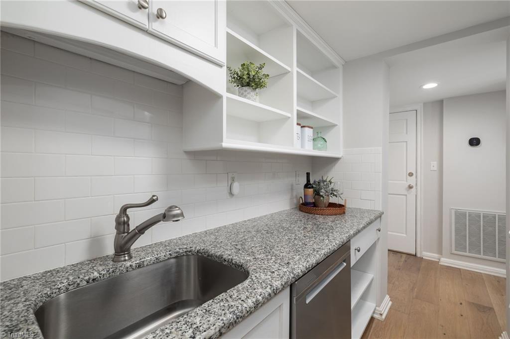 1700 N Elm Street # N5