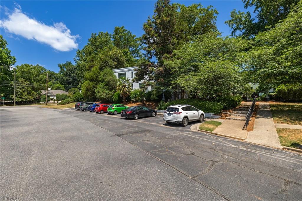 1700 N Elm Street # N5