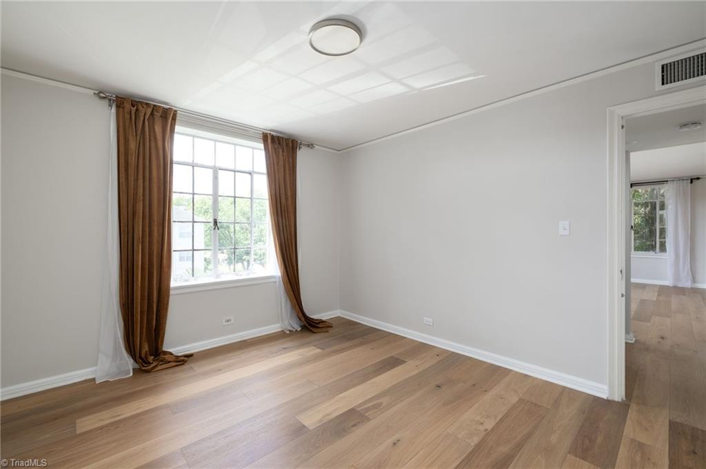 1700 N Elm Street # N5