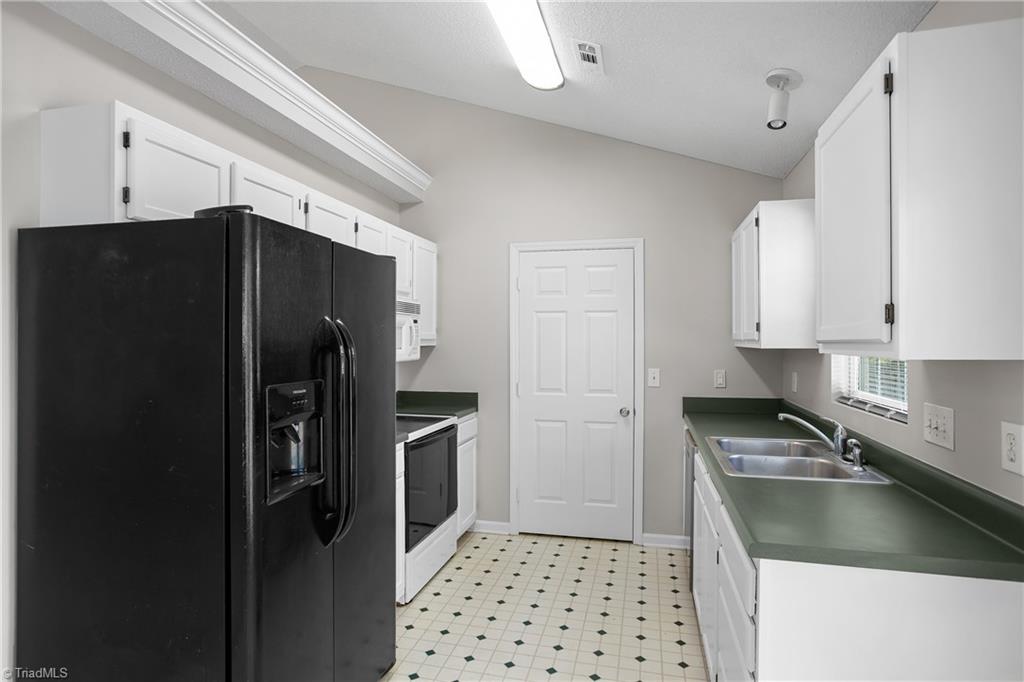 2459 Shadow Valley Road