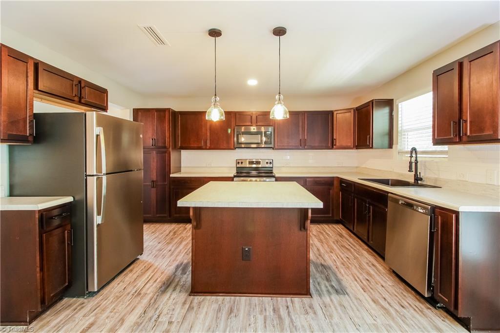 10 Boxelder Court