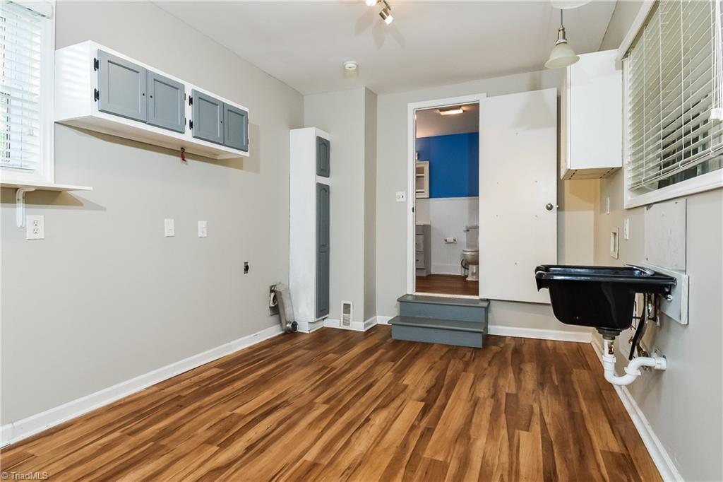 706 Woodcrest Drive, Winston-Salem