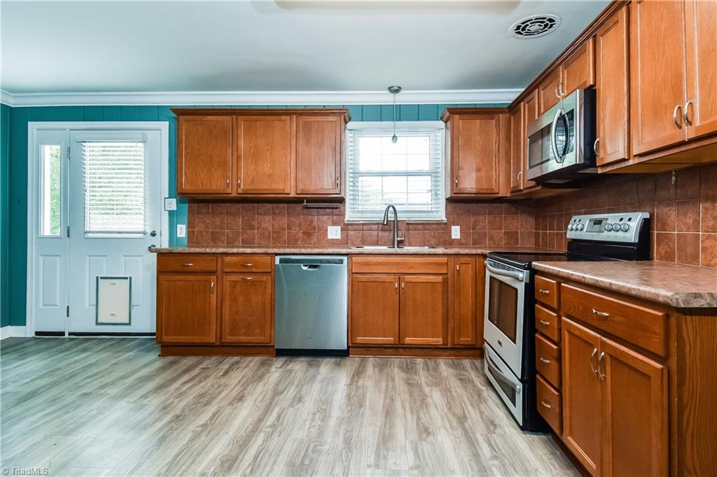 706 Woodcrest Drive, Winston-Salem