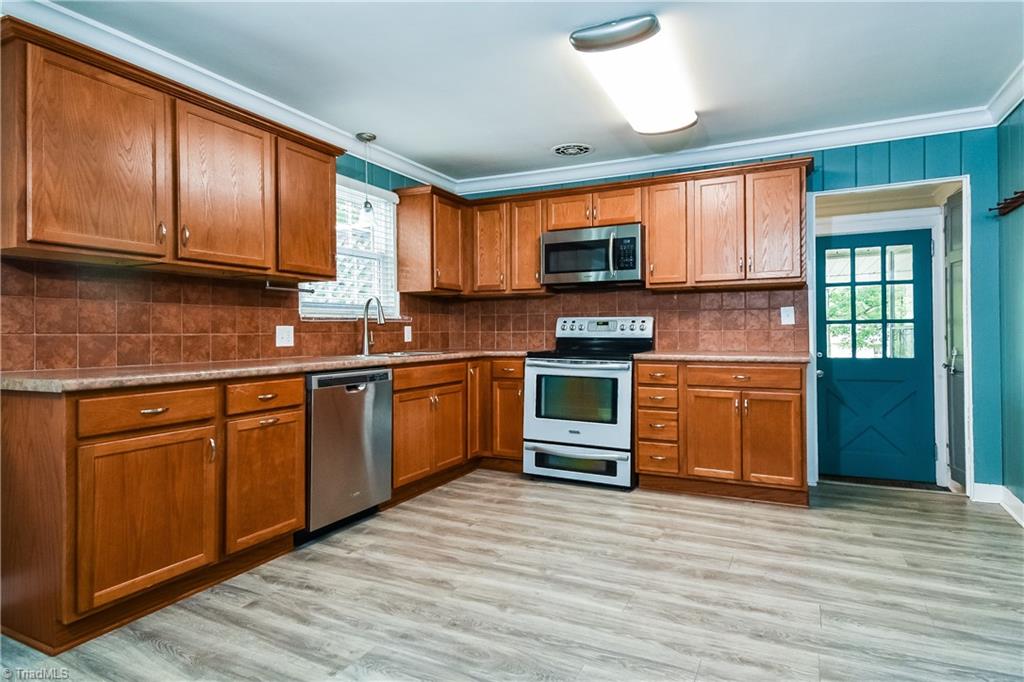 706 Woodcrest Drive, Winston-Salem