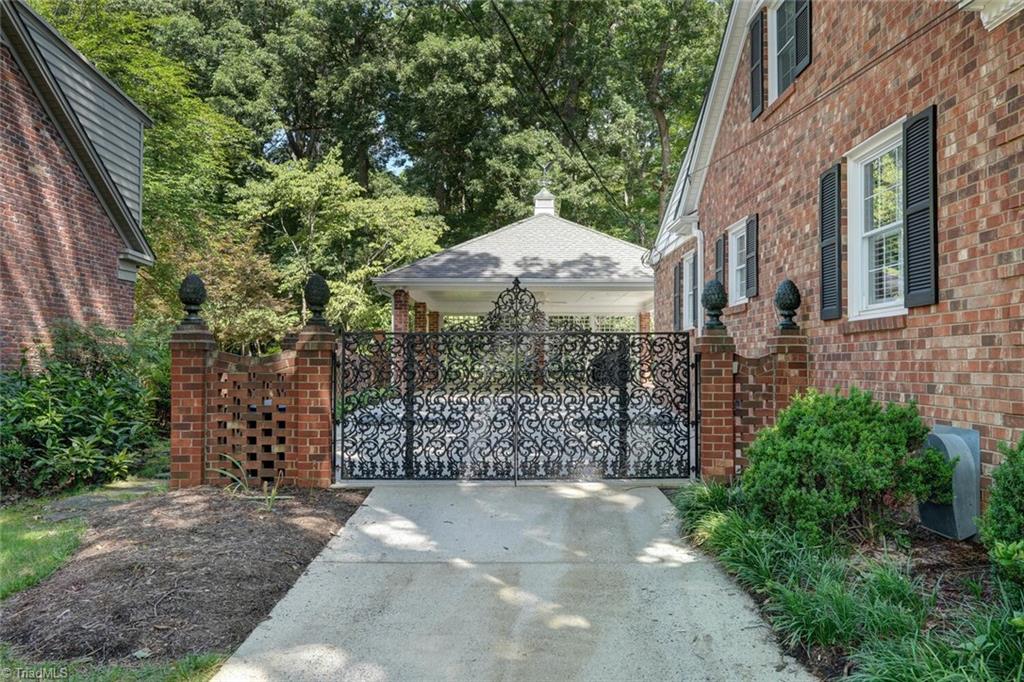 711 Pebble Drive