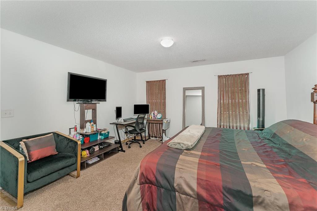 911 Woodlake Drive